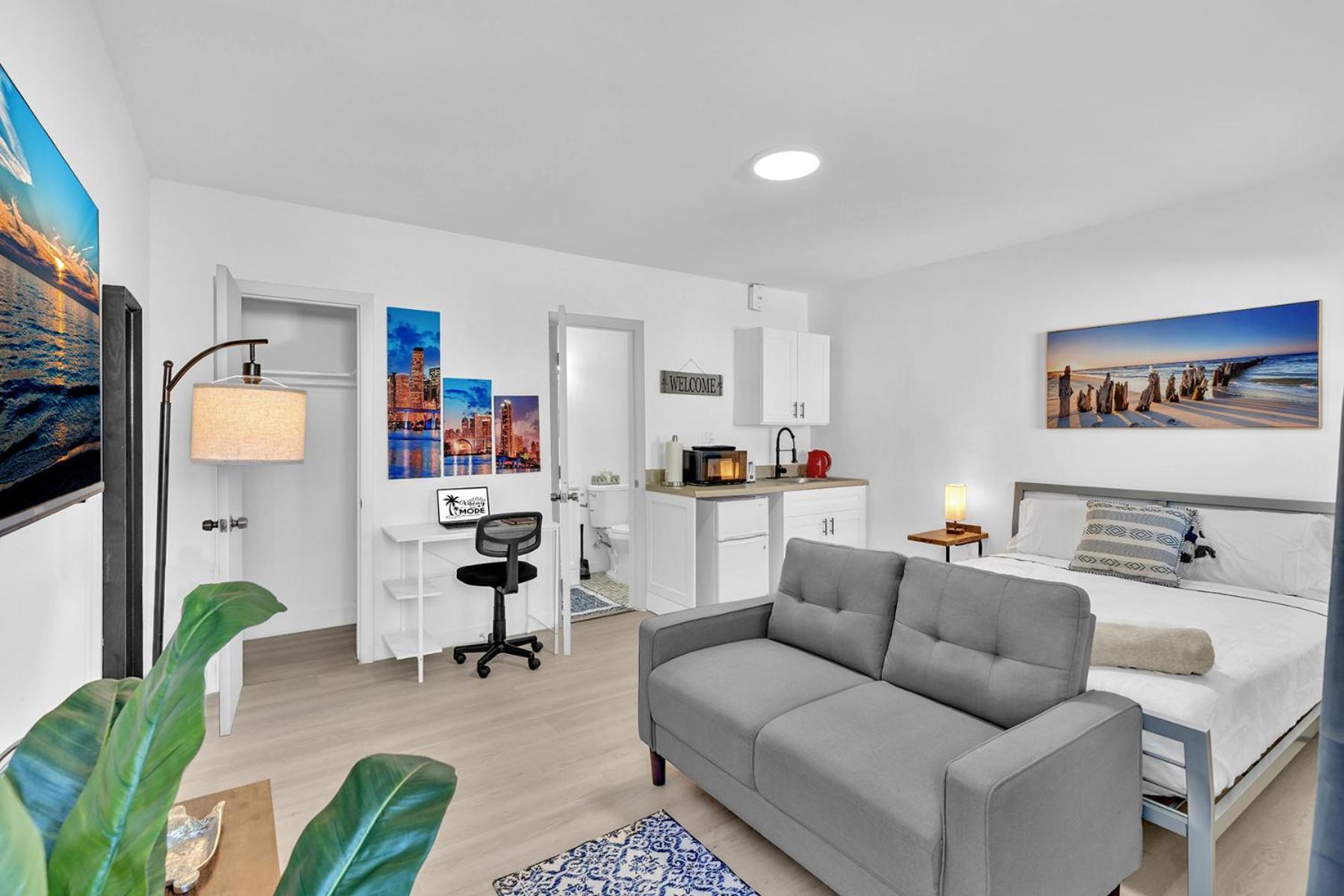 Young Circle & Hollywood Blvd Posh Studio Suite Exterior photo